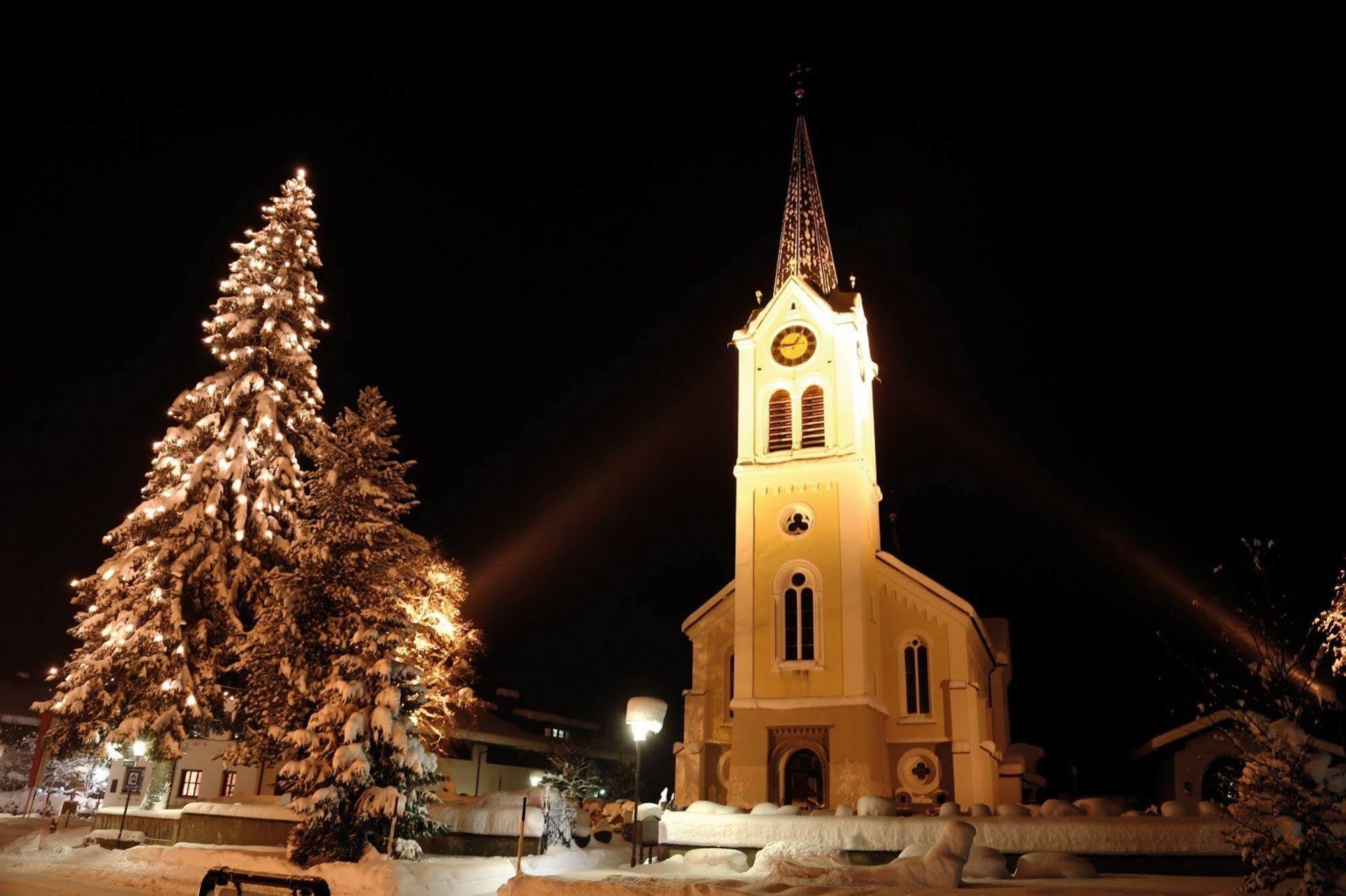 Alpen Select Lodge Kleinwalsertal รีซแลร์น ภายนอก รูปภาพ
